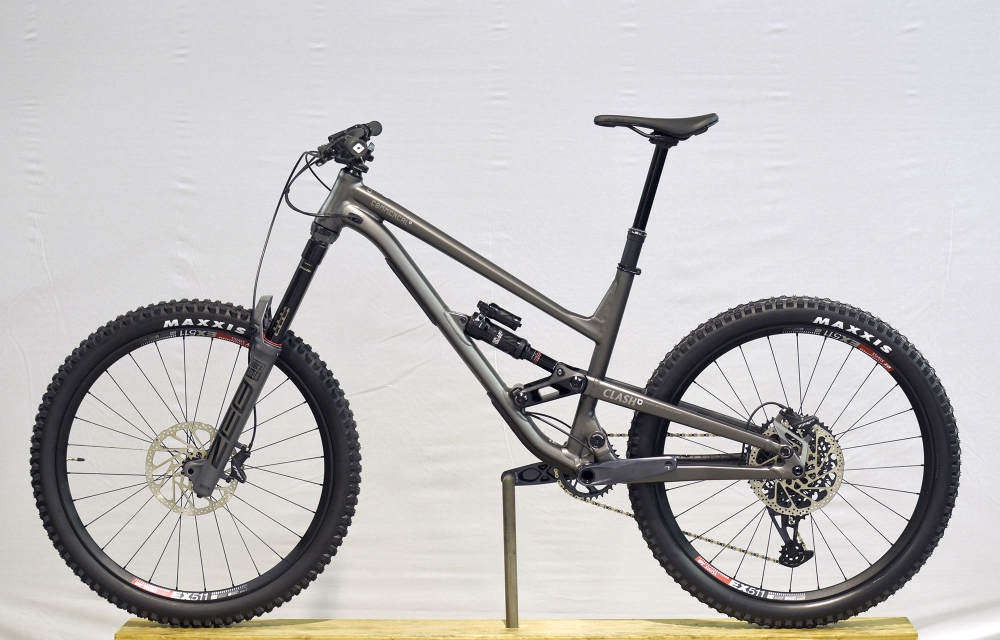 COMMENCAL CLASH RACE DARK SLATE NEW ROCKSHOX - L (22134603) image number null