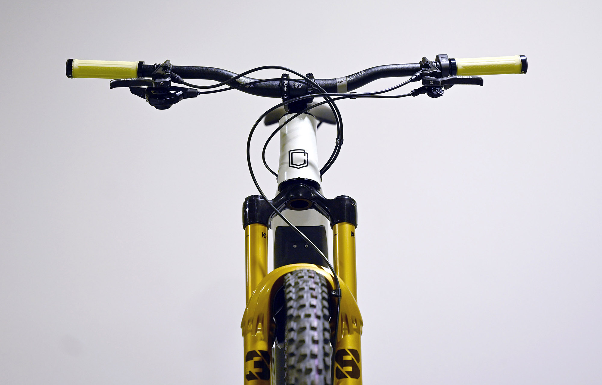 COMMENCAL META POWER SX BOSCH CLEAR SILVER  [COMMENCAL TEAM] ALC - M (24100030) 2862 km image cover number large 3