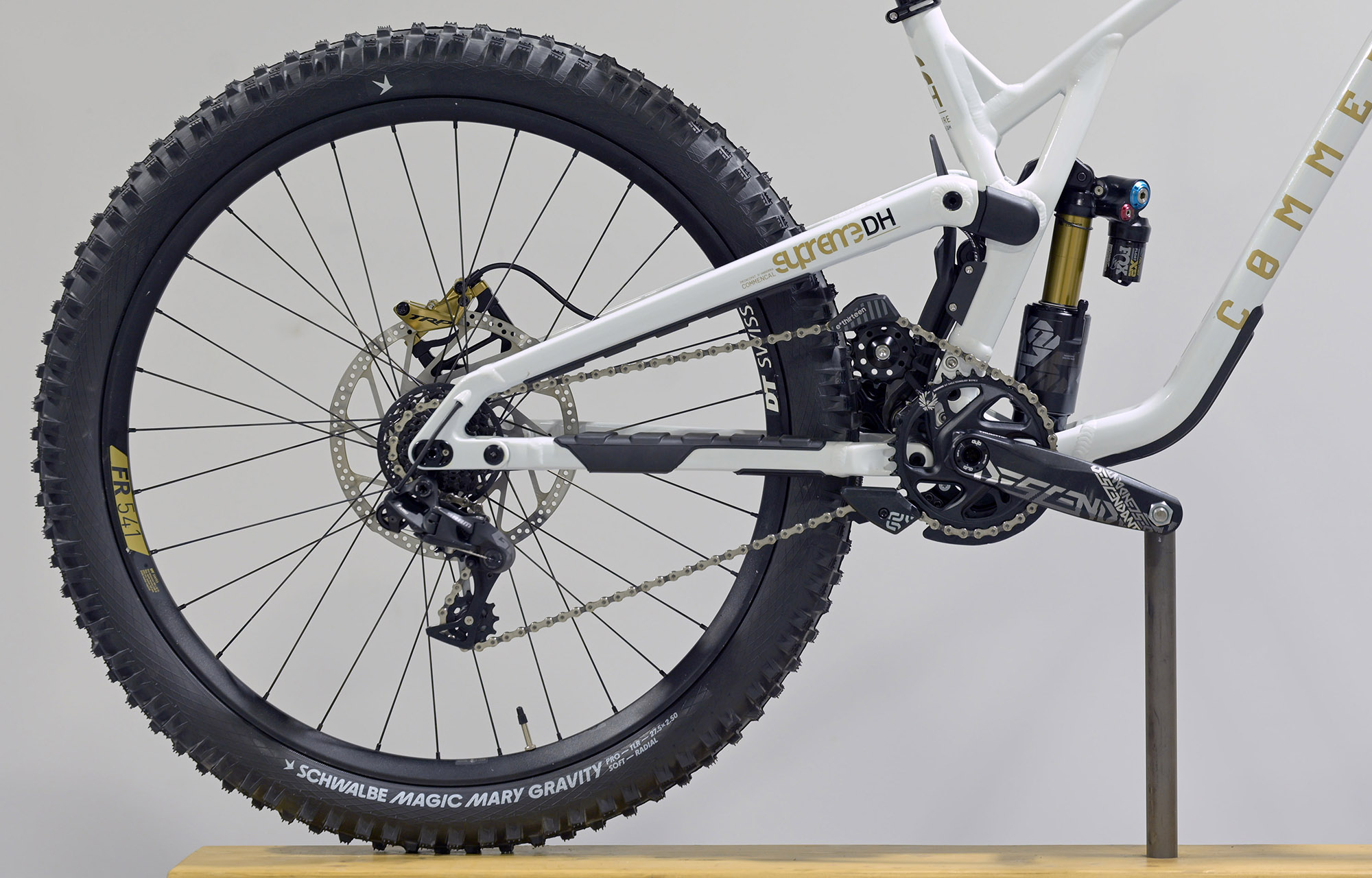 COMMENCAL SUPREME DH V5 SIGNATURE LTD PURE WHITE - L (23151003) image cover number large 0