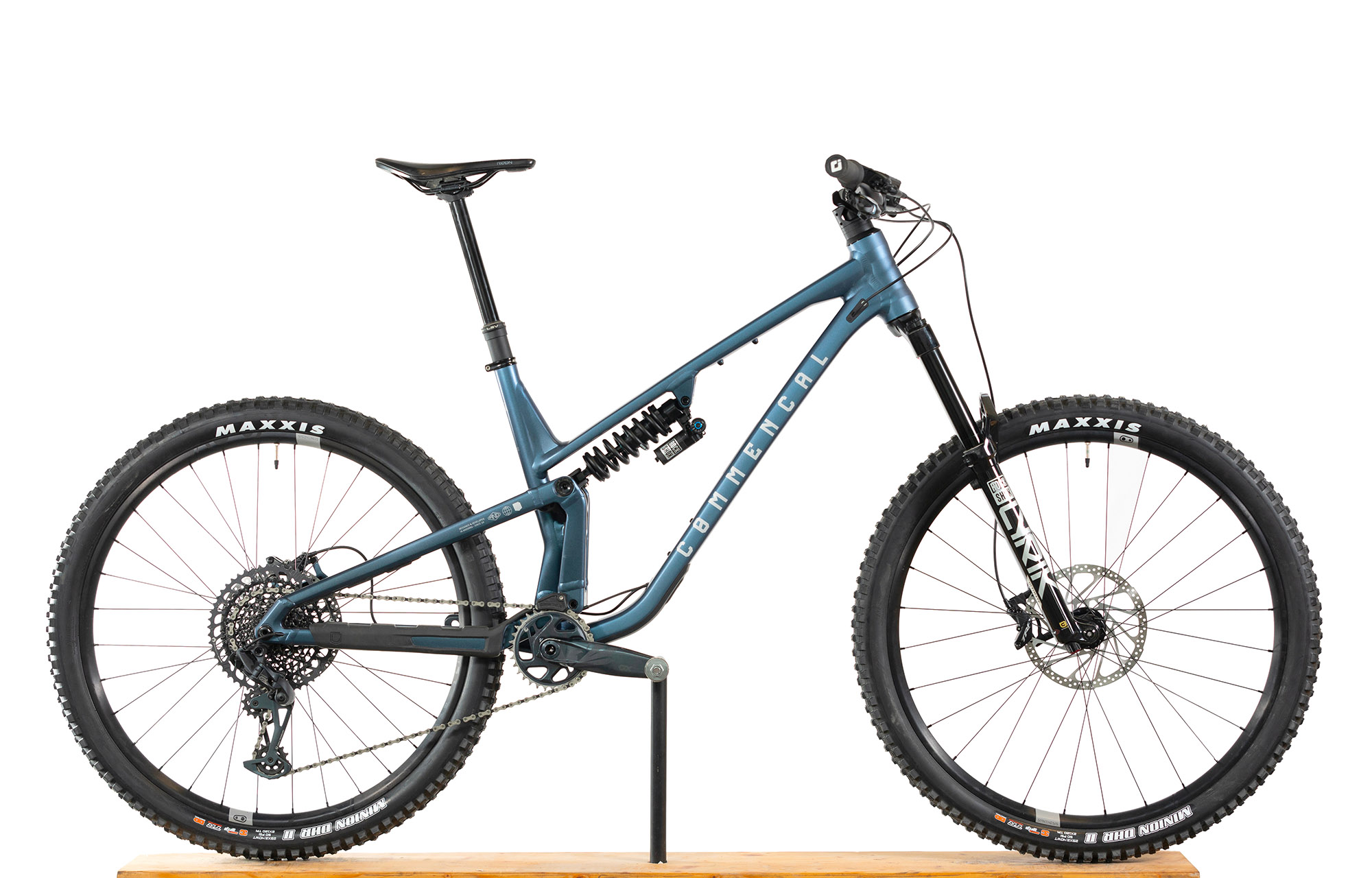 COMMENCAL META V5 RACE SPARKLY BLUE - XL (23121304) image number null