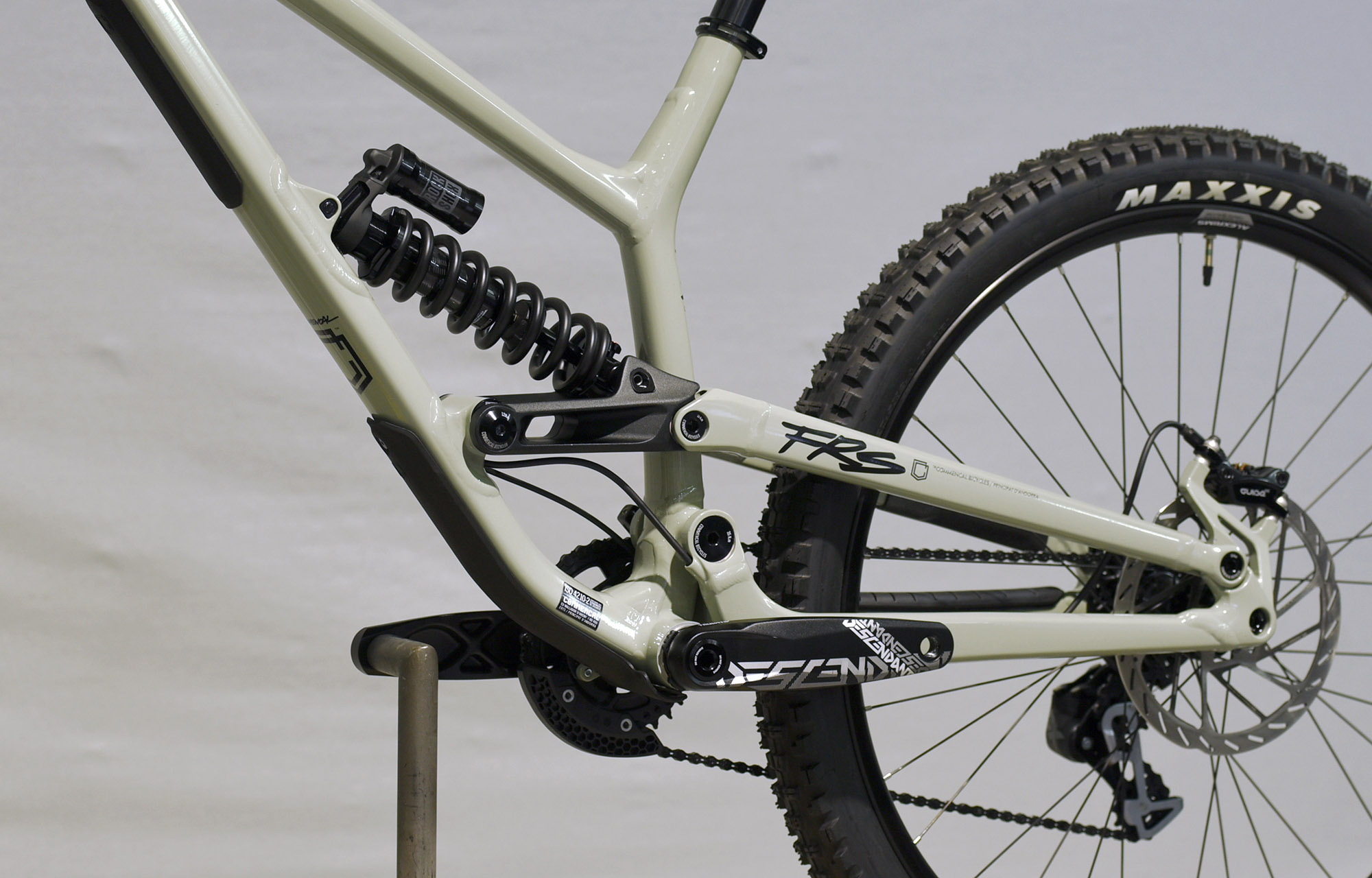 COMMENCAL FRS RIDE HERITAGE GREEN - L (22150403) image number null