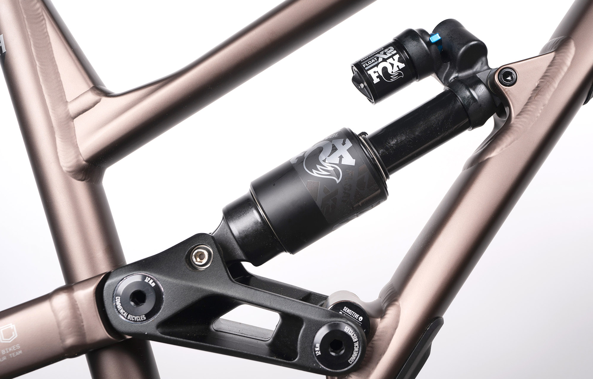 COMMENCAL CLASH ESSENTIAL FROZEN BROWN (L) image number null