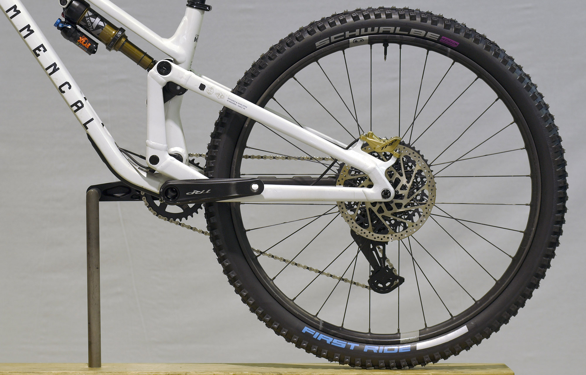 COMMENCAL META V5 CLEAR SILVER [COMMENCAL TEAM] ALC - S (24100011) image number null