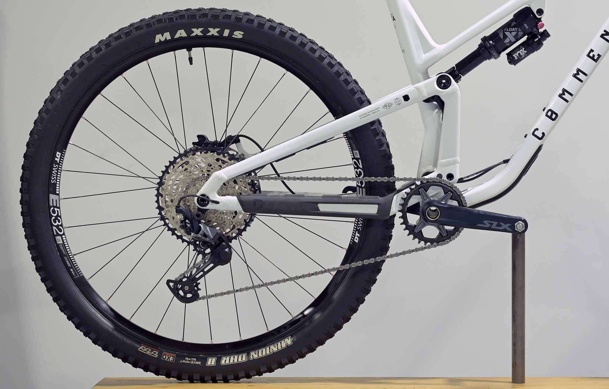 COMMENCAL META V5 ESSENTIAL PURE WHITE - XL (23121204) image cover number large 0