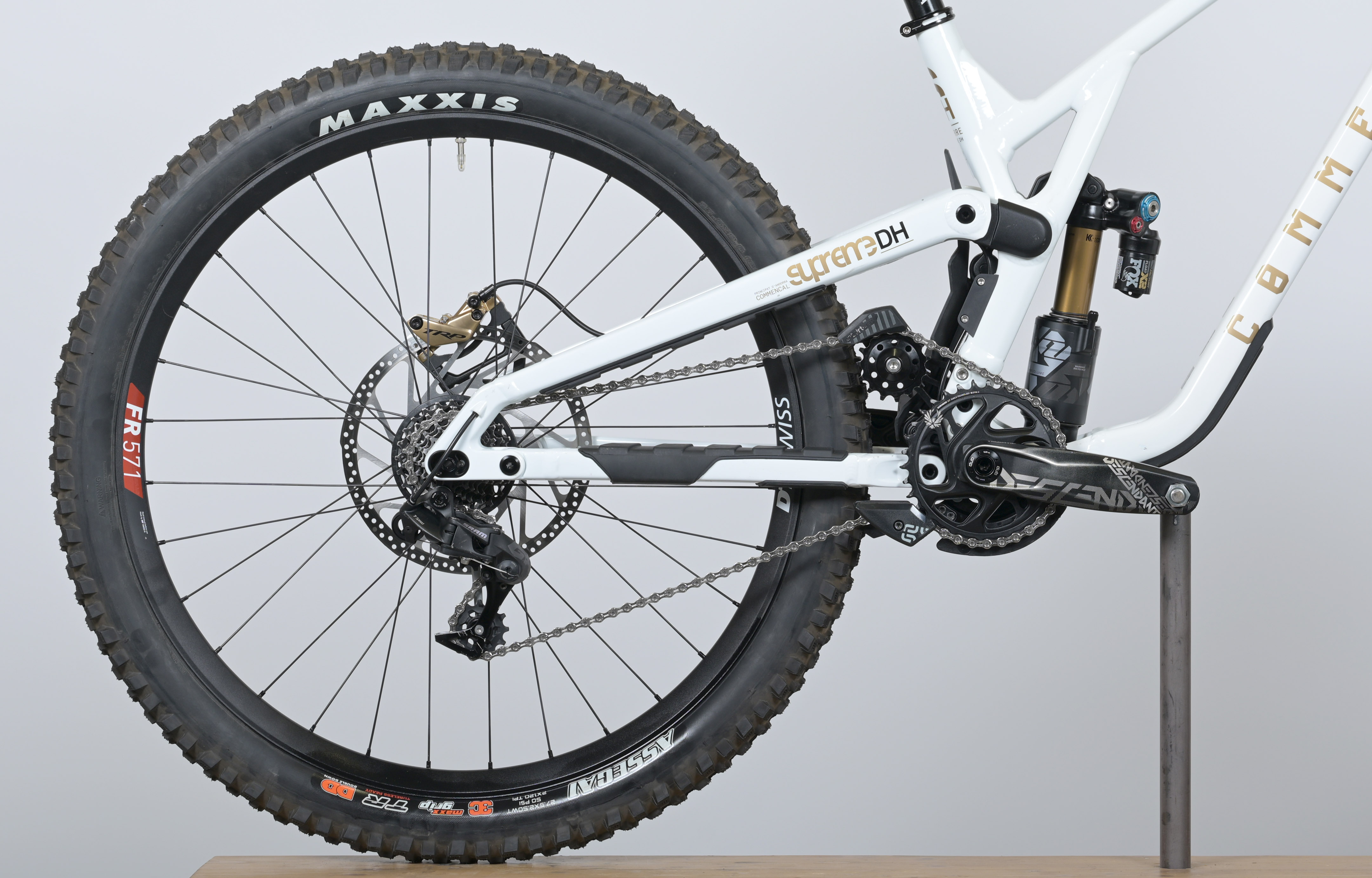 COMMENCAL SUPREME DH V5 SIGNATURE LTD PURE WHITE - L (23151003) image cover number large 0