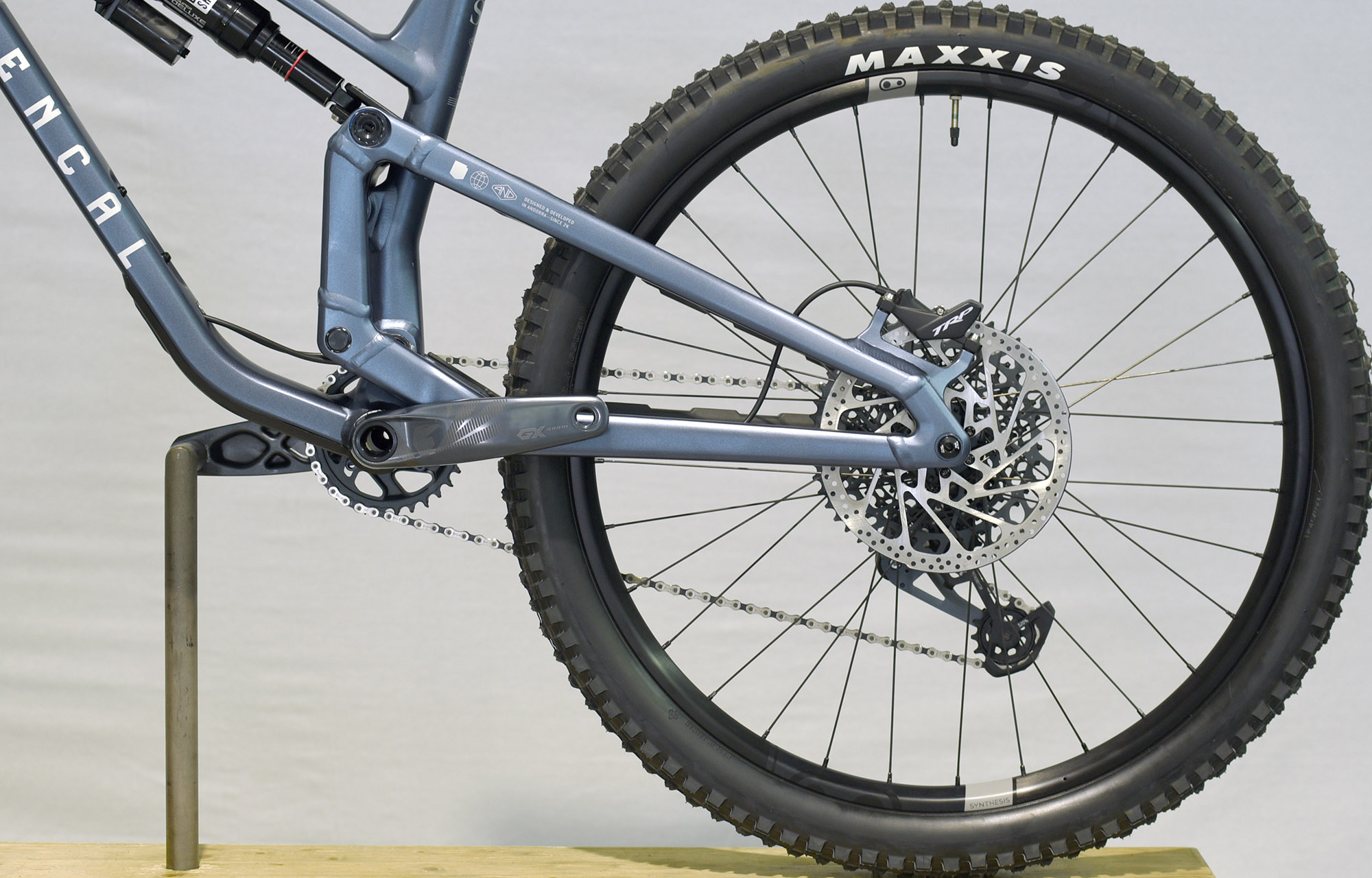 COMMENCAL META SX V5 RACE SPARKLY BLUE - L (23131703) image number null