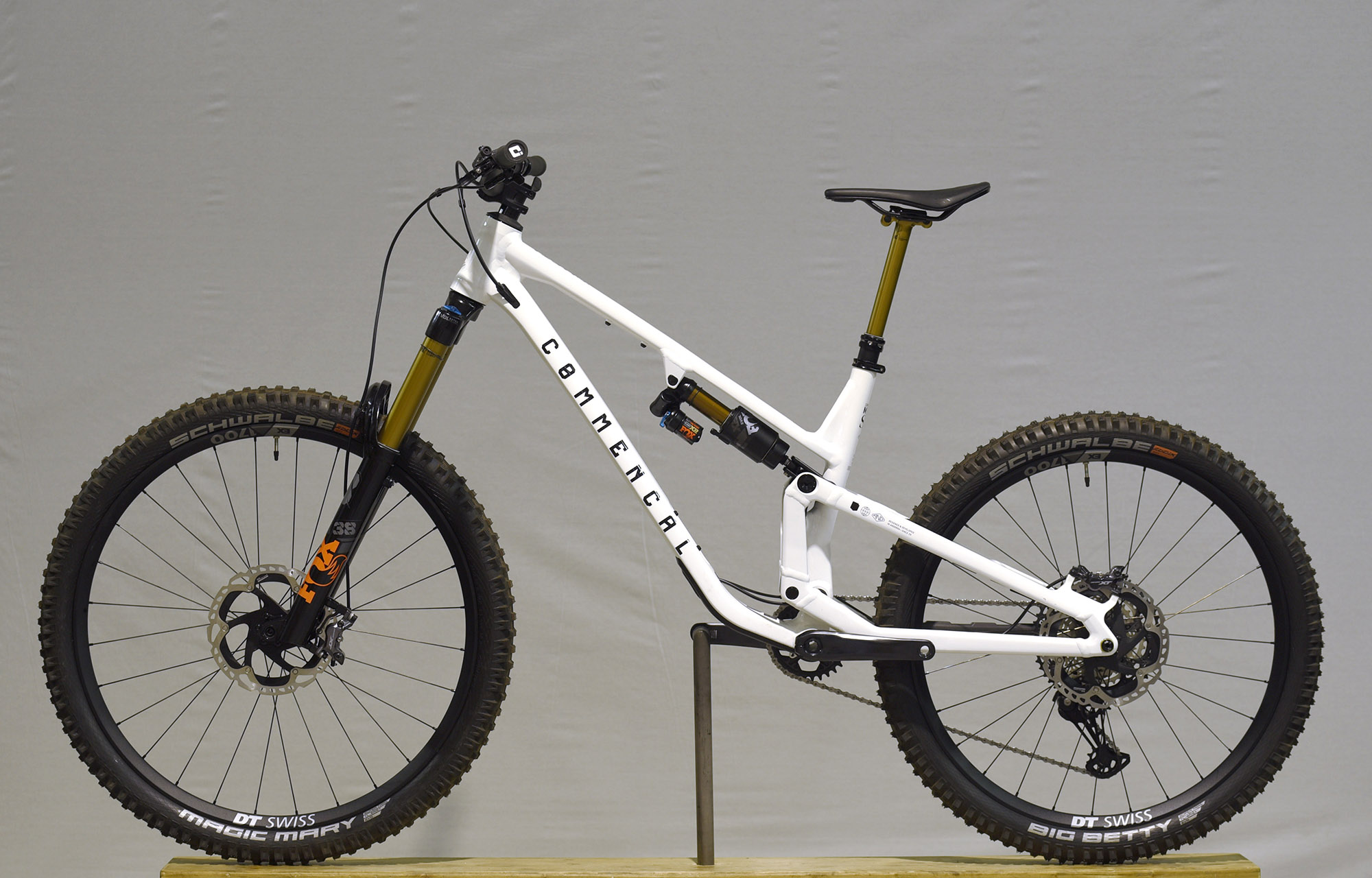 COMMENCAL META SX V5 SIGNATURE CLEAR SILVER - L (23131903) image number null