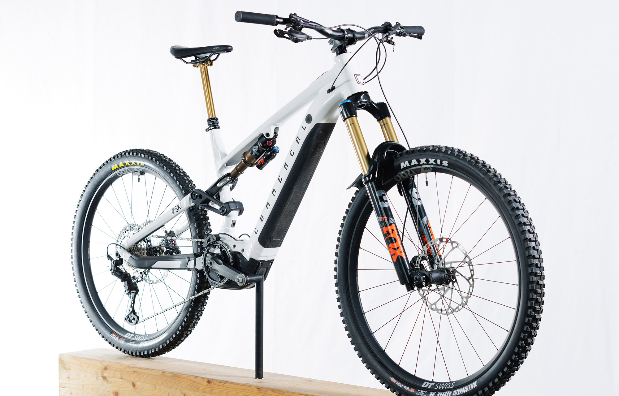 COMMENCAL META POWER SX BOSCH SIGNATURE PURE WHITE - L (22181903) 454km image cover number large 6