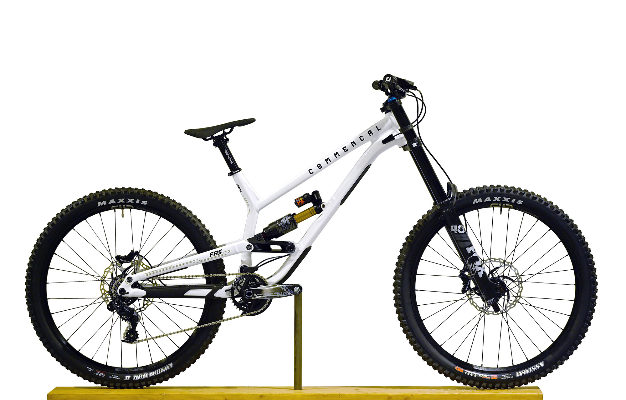 COMMENCAL FRS ESSENTIAL PURE WHITE - L (22150503) image number null
