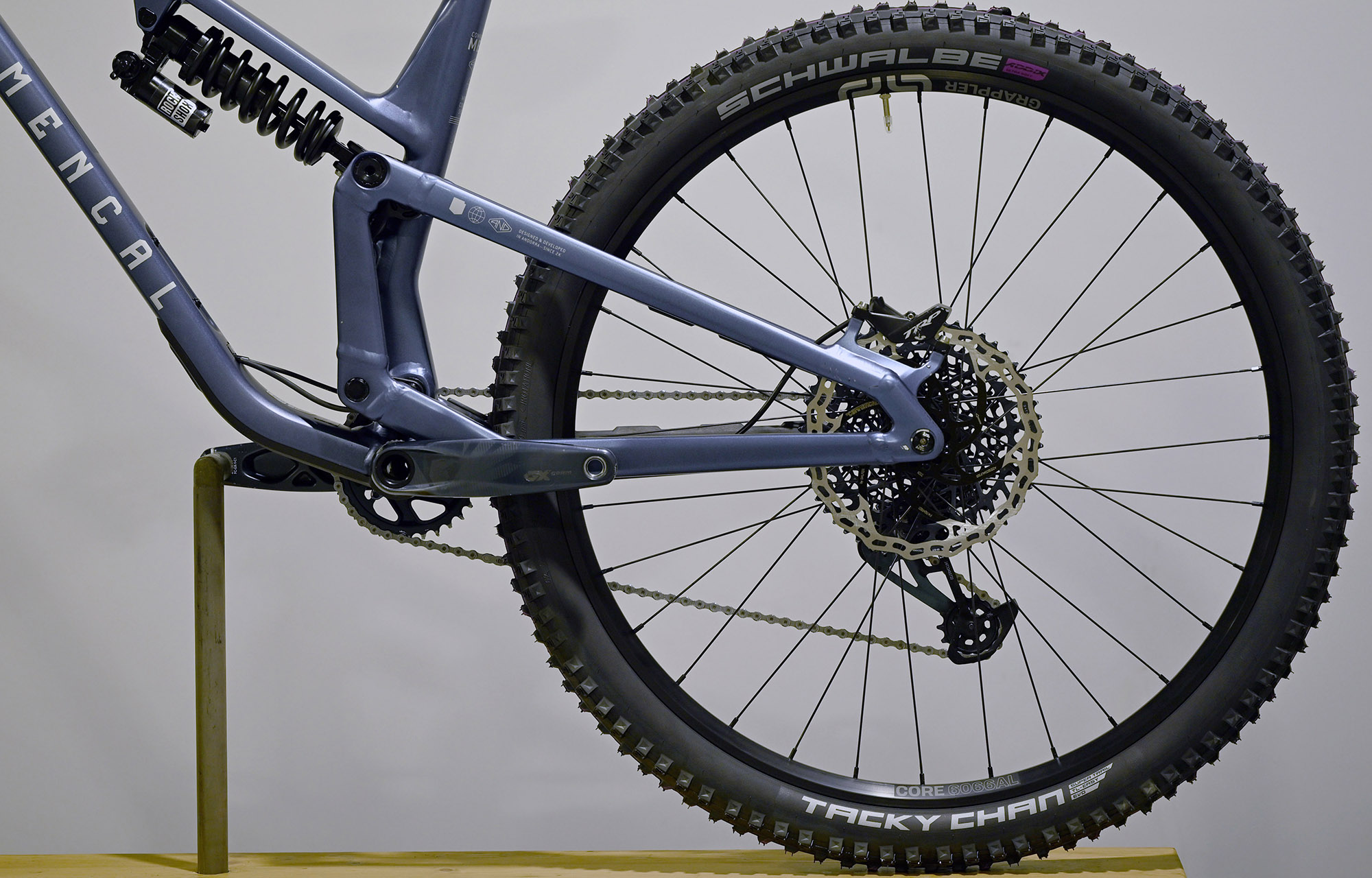COMMENCAL META V5 RACE SPARKLY BLUE - L (23121303) image cover number large 4