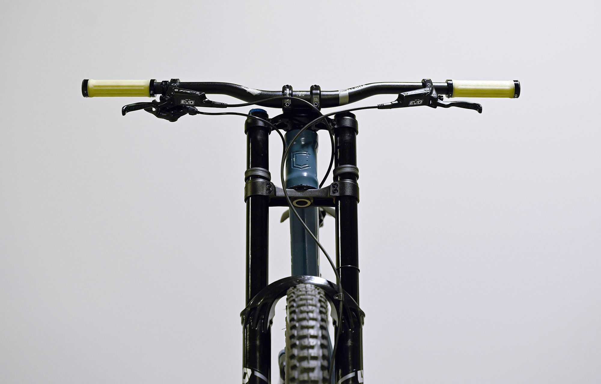 COMMENCAL SUPREME DH V5 ESSENTIAL AQUA BLUE - M (23150102) image number null