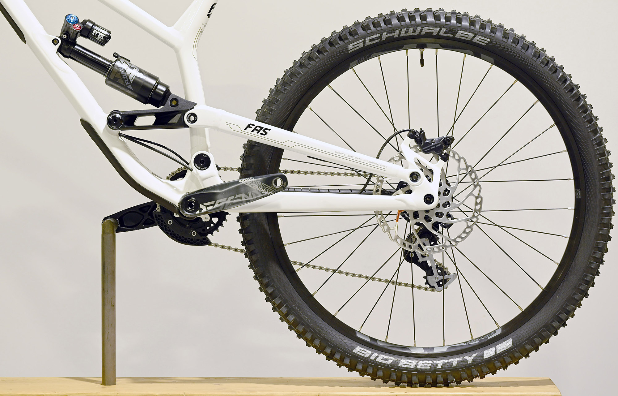 COMMENCAL FRS ESSENTIAL PURE WHITE - L (21151003) image number null
